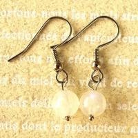 ムーンストーンピアスLV2